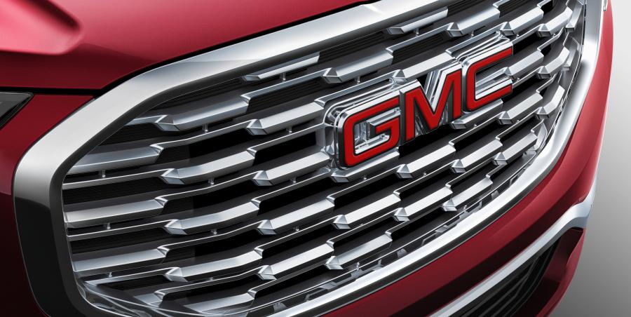 Логотип GMC Terrain Denali 2017 года  (фото 4 из 41)